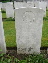 Etaples Military Cemetery - Carnall, J D L